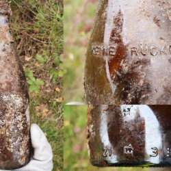 gefunden am 18. Oktober 2020 im Stennweiler Wald
Bierflasche mit Prägung "Keine Rückgabe"
vielleicht 1990er?