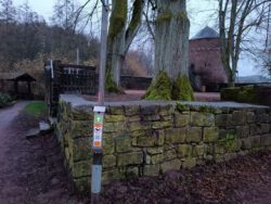 Aschenbecher an der Burg Aschenbecher an der Burg